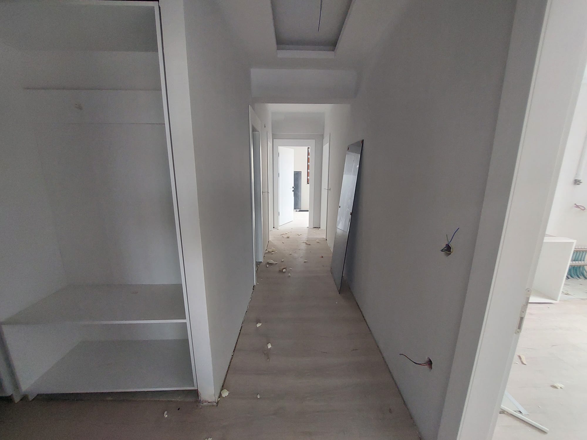 BUCAK MAHALLESİNDE EBEVEYN BANYOLU 3+1 LÜKS DAİRE